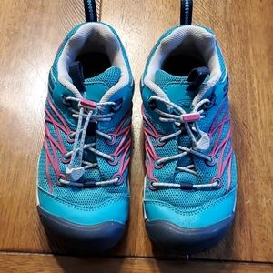 Keen kids size 1 shoes